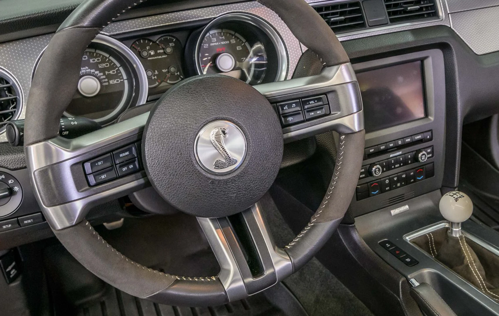 ford-mustang-2012-kish-slide-5