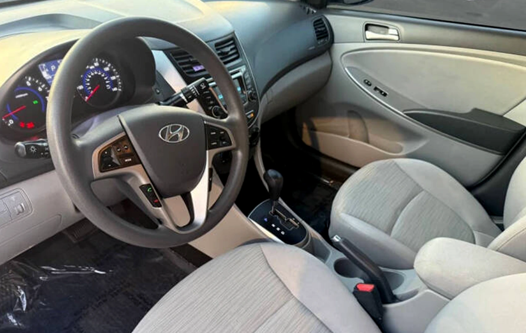 hyundai-accent-2017-kish-slide-6