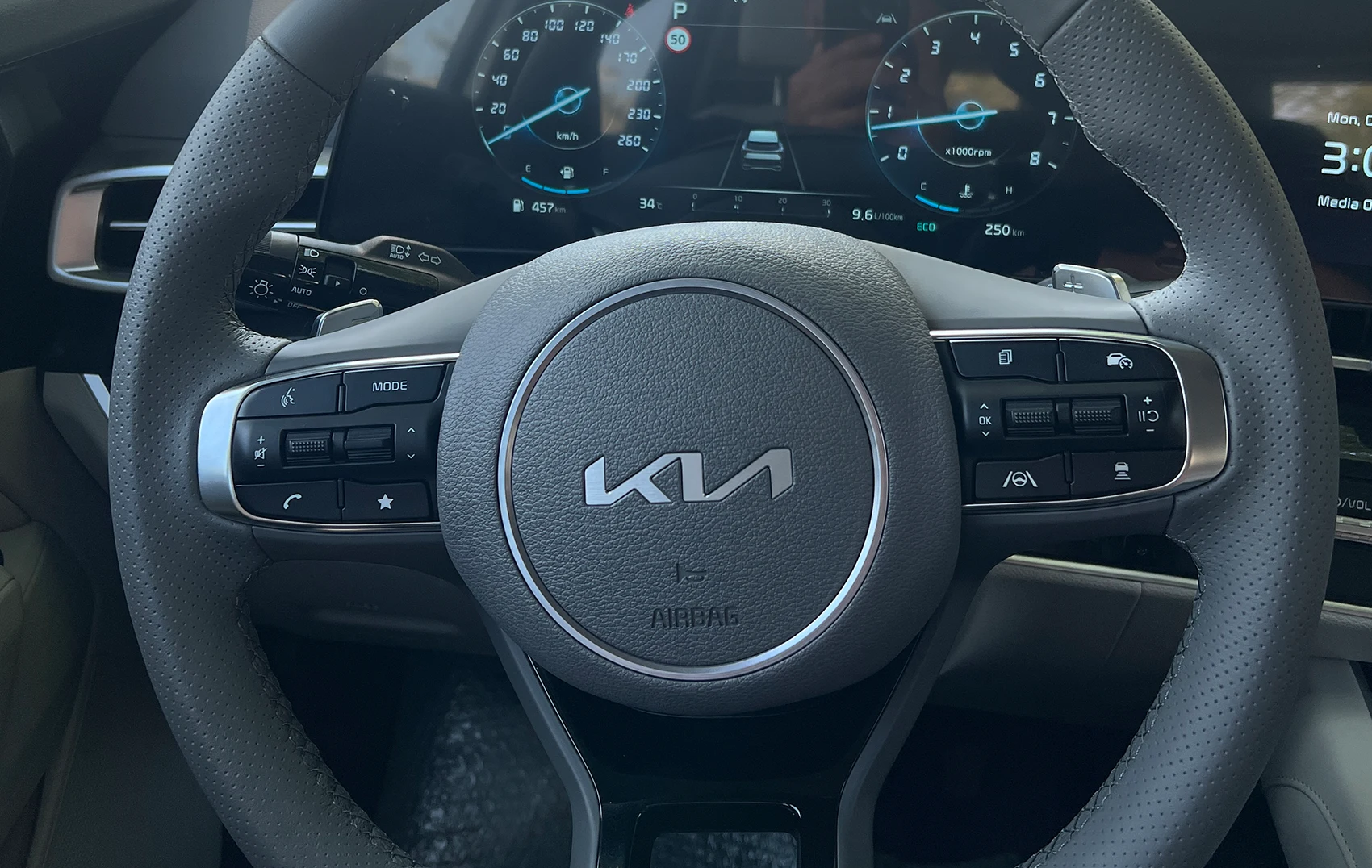 kia-sportage-2025-kish-slide-6