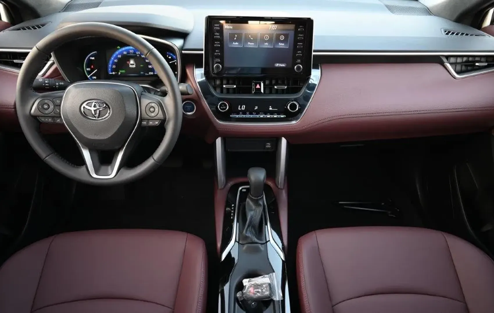 toyota-corolla-cross-kish-slide-6